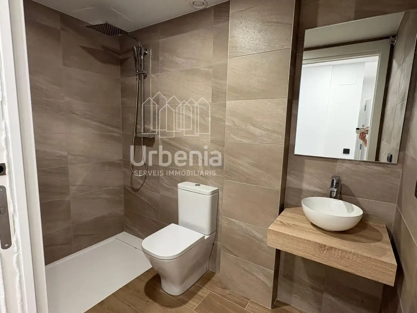 Baño de Piso en venta en Blanes con Aire acondicionado, Calefacción y Terraza