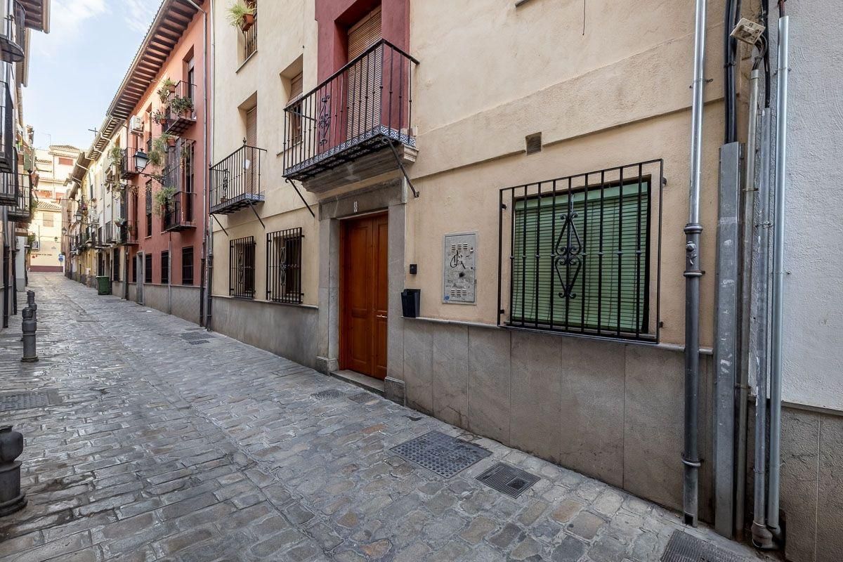 Exterior view of Planta baja for sale in  Granada Capital  with Air Conditioner