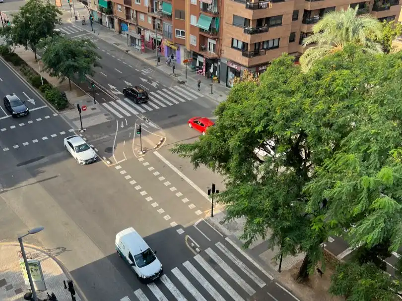 Außenansicht von Wohnung zum Verkauf in  Valencia Capital mit Klimaanlage und Balkon