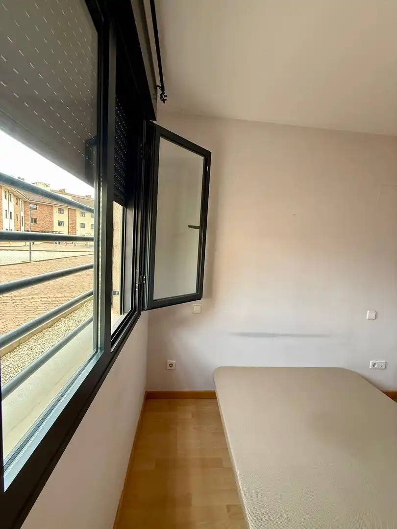 Terraza de Piso en venta en Cedillo del Condado con Aire acondicionado, Trastero y Piscina