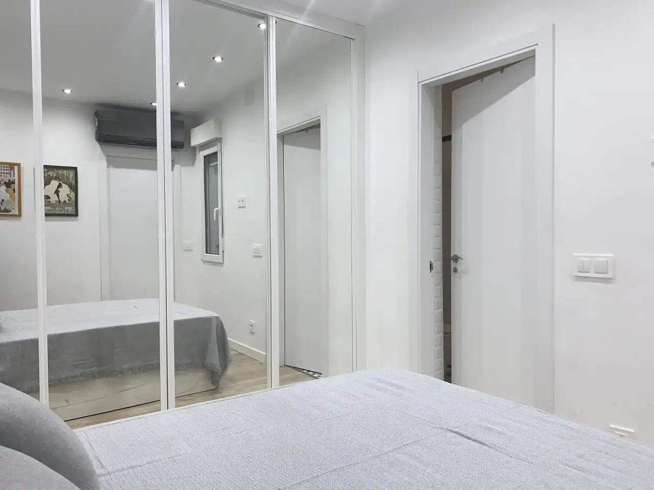 Bedroom of Flat for rent in Madrid  with Air Conditioner and Furnished