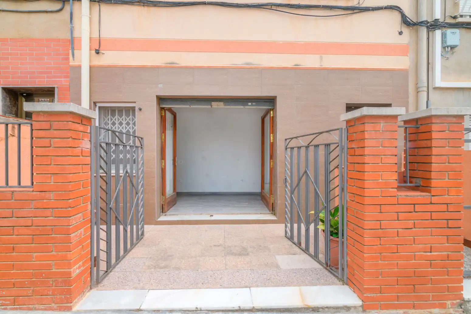 Vista exterior de Piso en venta en Viladecans con Terraza