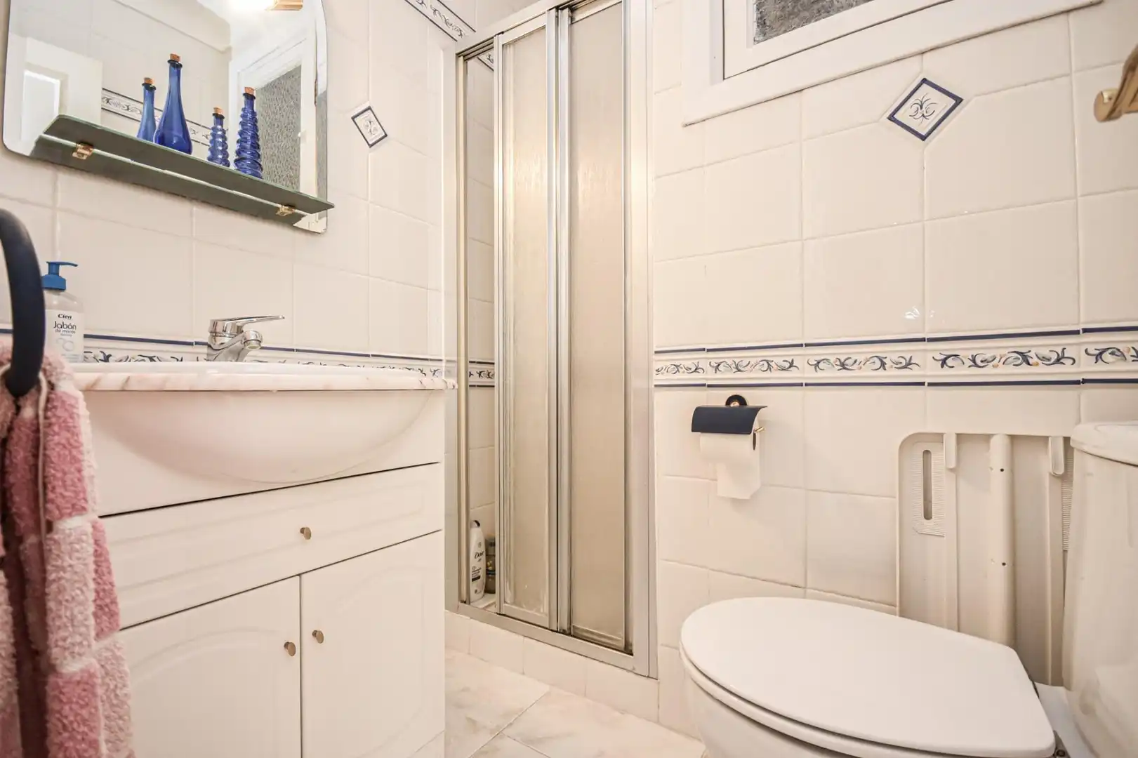 Bany de Apartament de lloguer en Calvià amb Terrassa i Piscina comunitària