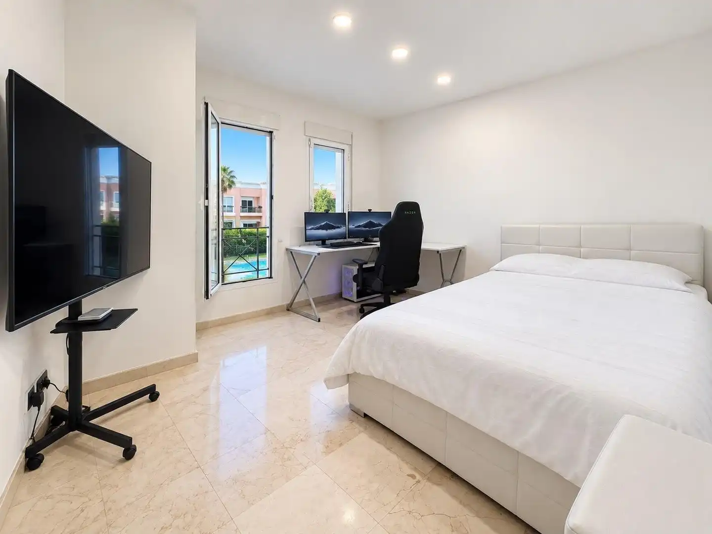 Bungalow con piscina en venta en Avenida Avenida Pintor Pérez Gil 3, imagen 11