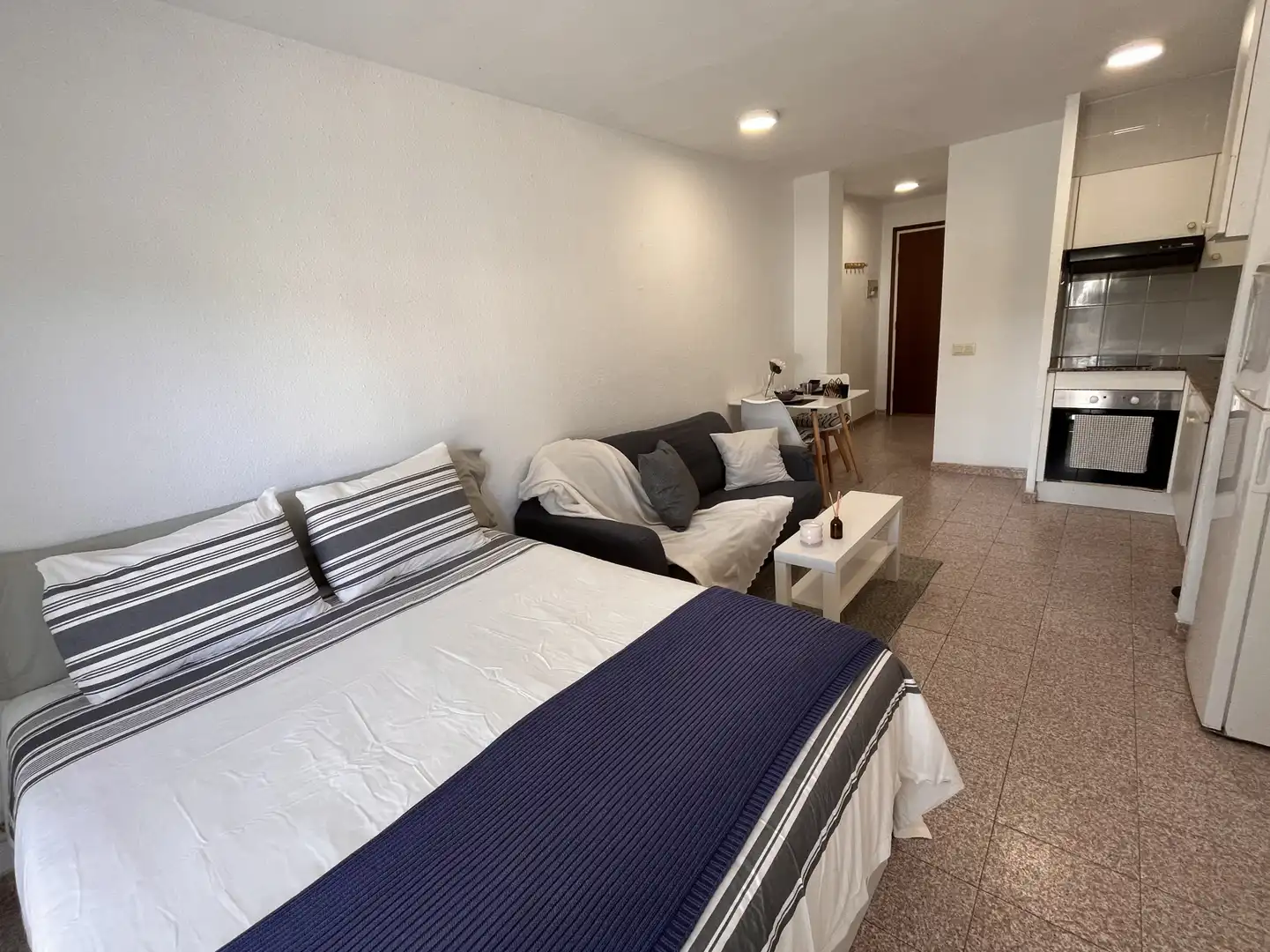 Habitación de Apartamento de alquiler en Sant Pol de Mar con Amueblado, Lavadora y Balcón