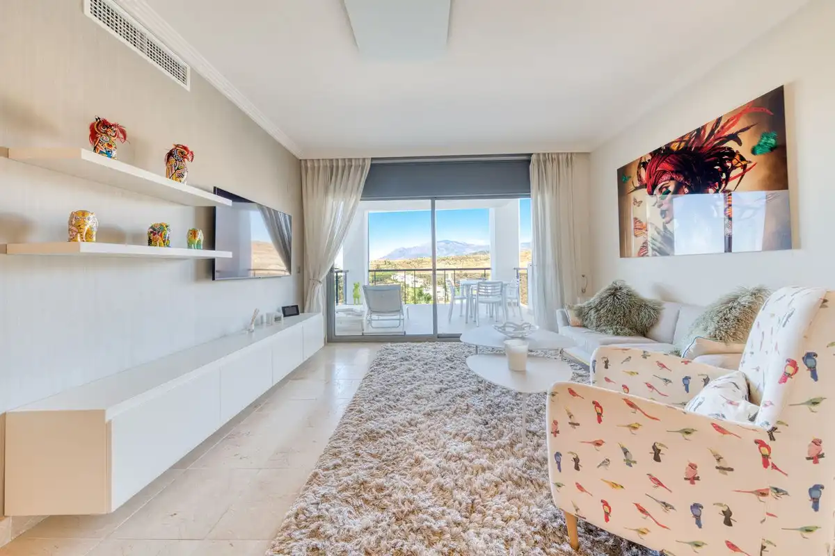 Living room of Apartments for sale in Benahavís  with Air Conditioner, Terrace and Storage room