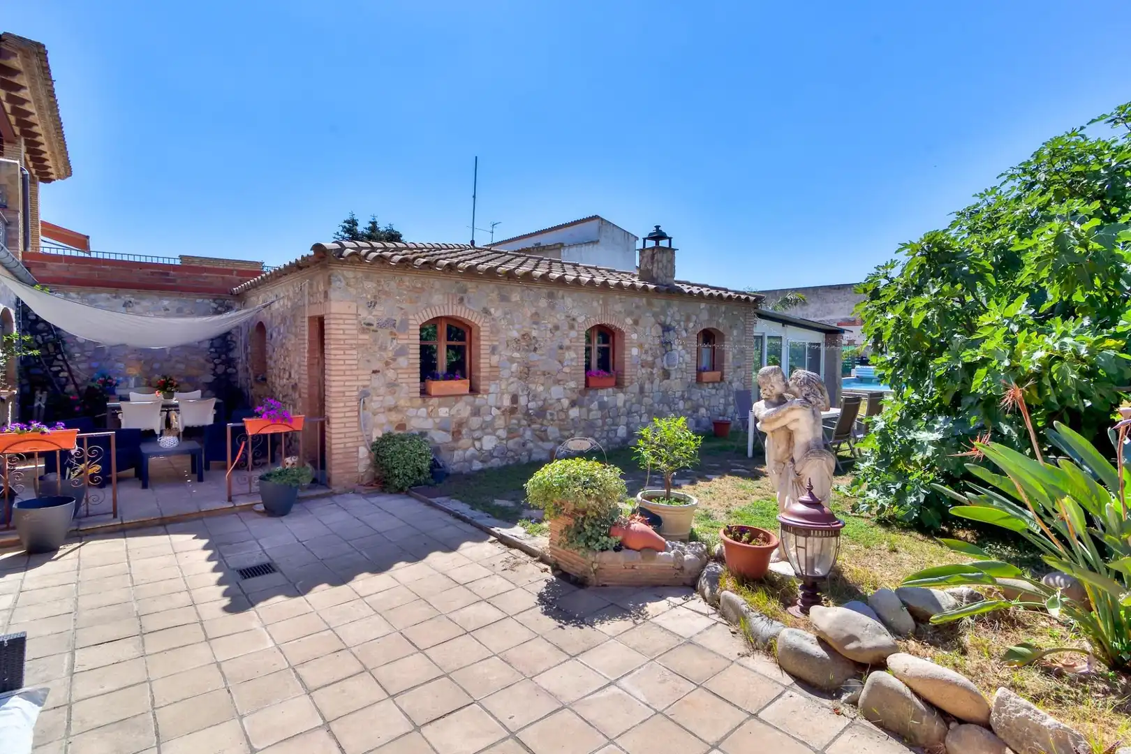 Jardí de Finca rústica en venda en Vilamacolum