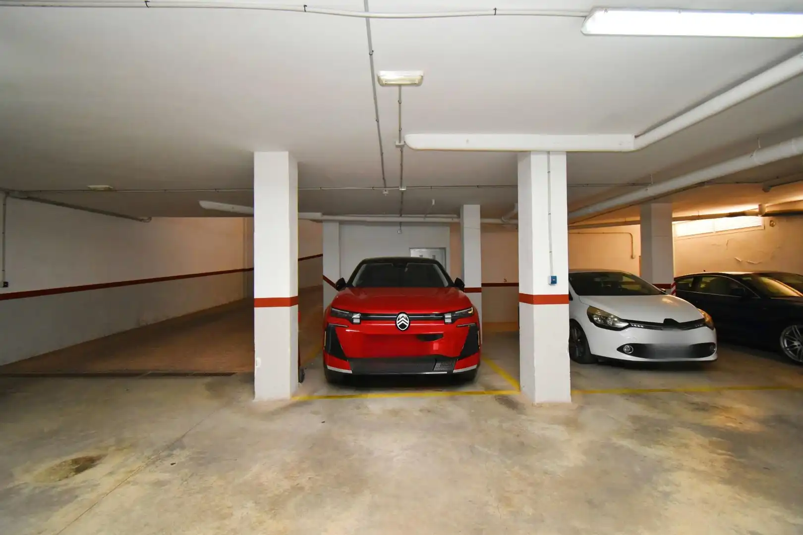 Parkplatz von Wohnung zum Verkauf in El Ejido mit Klimaanlage, Abstellraum und Möbliert