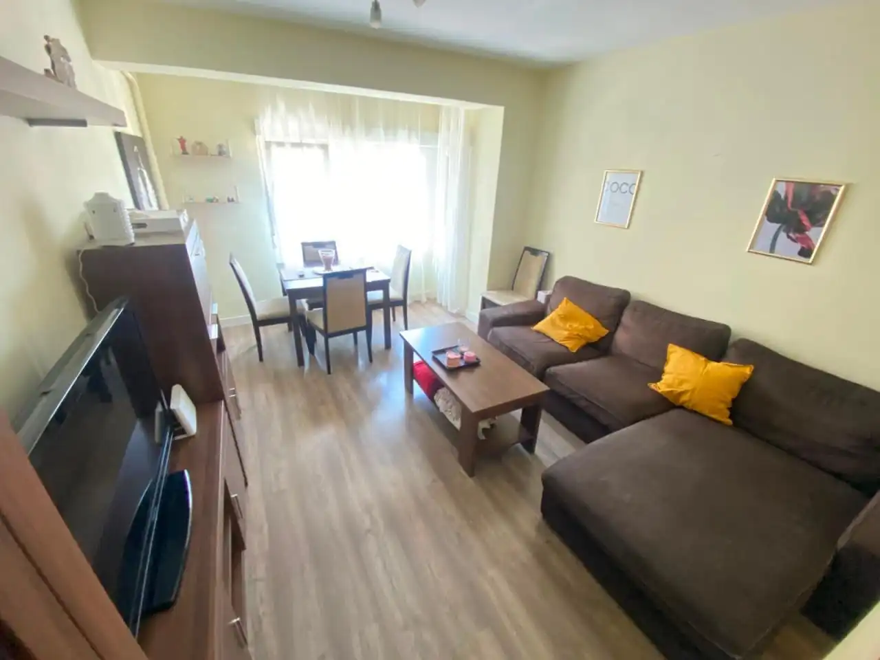 Sala de estar de Piso en venta en León Capital  con Calefacción y Terraza
