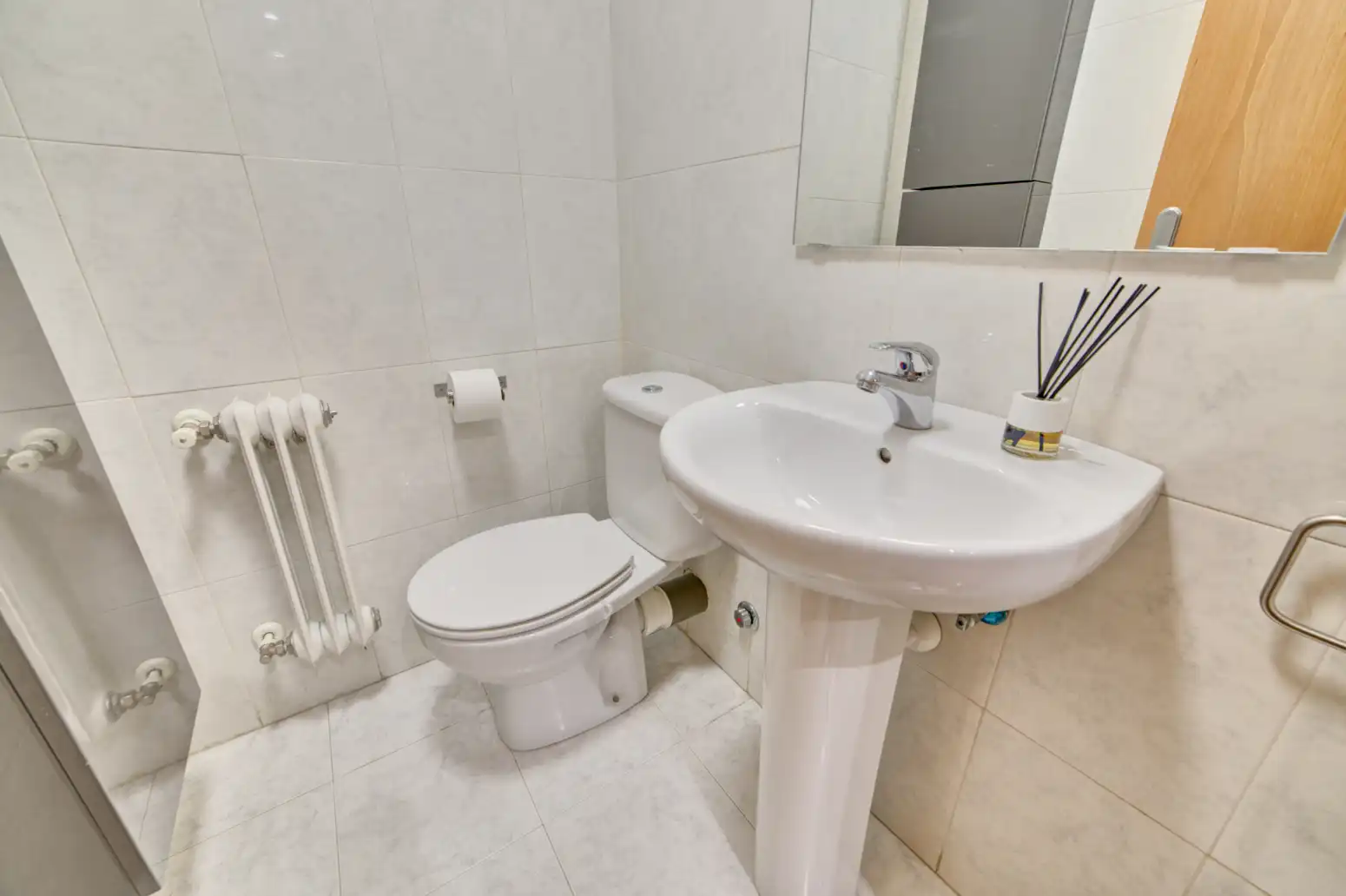 Baño de Piso de alquiler en  Pamplona / Iruña con Calefacción, Parquet y Trastero