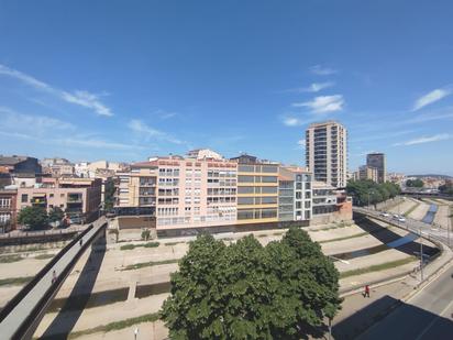 Exterior view of Duplex to rent in Girona Capital  with Terrace