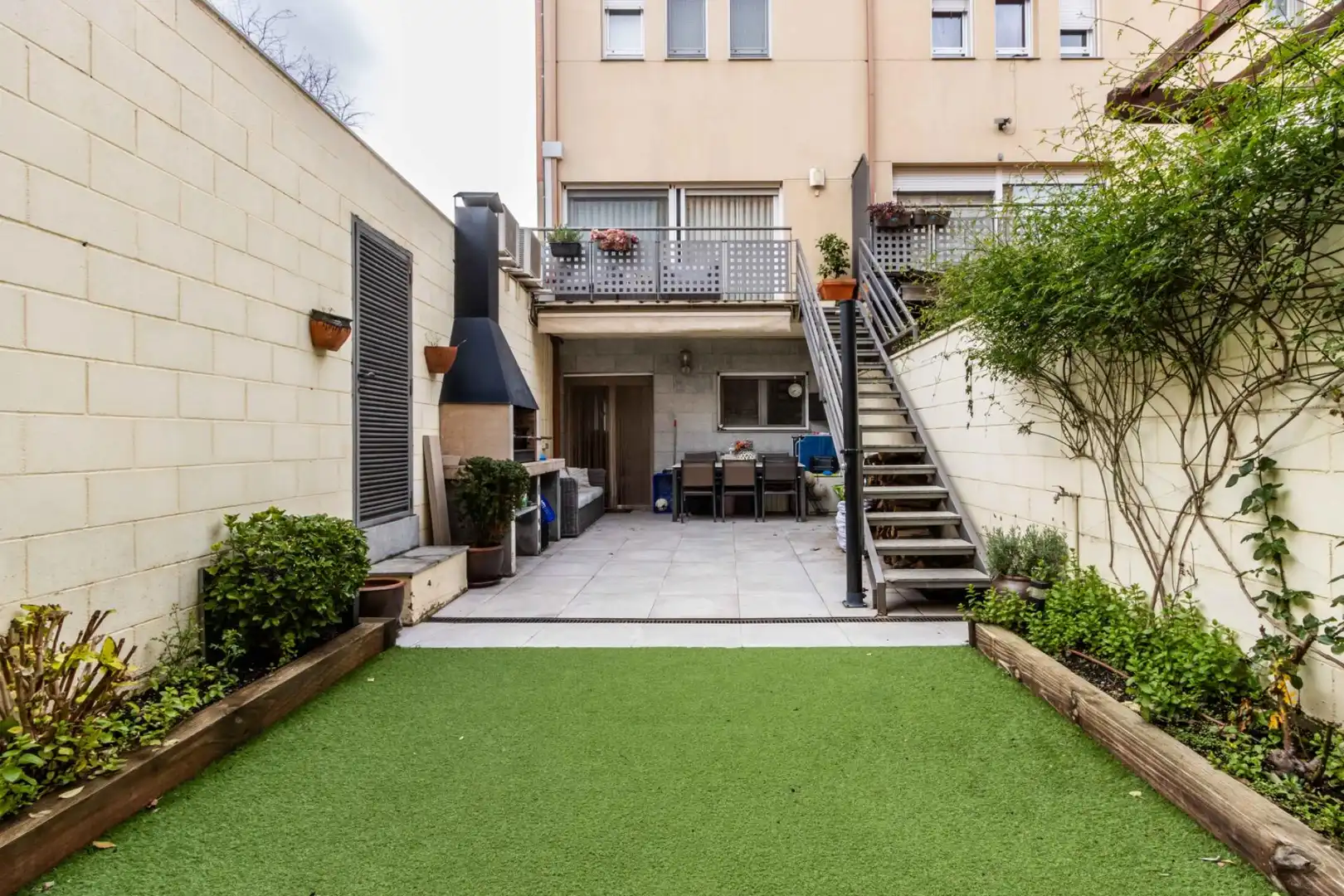 Terrassa de Casa adosada en venda en Castellar del Vallès amb Aire condicionat, Calefacció i Jardí privat