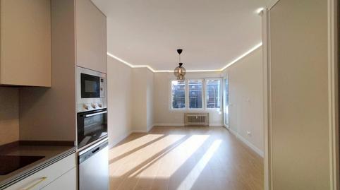 Foto 2 de Piso de alquiler en Nueva España,  Madrid Capital