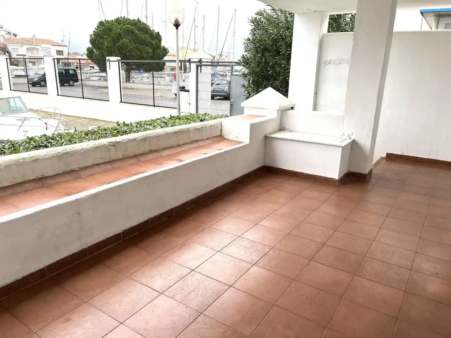 Terrasse von Wohnungen zum Verkauf in Roses mit Klimaanlage