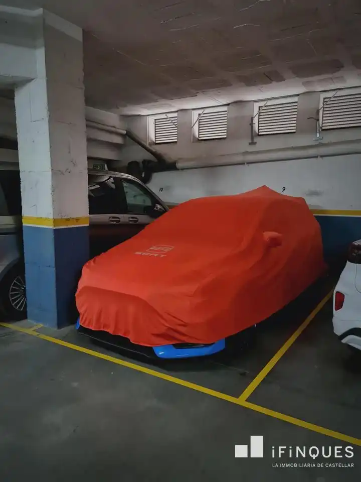 Parking de Planta baja en venta en Castellar del Vallès con Calefacción, Terraza y Internet