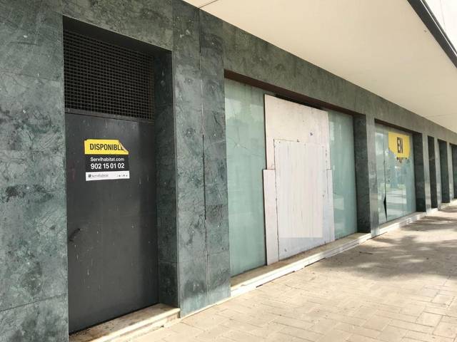 Local comercial en Venta en Calle Lituania en Rinconada