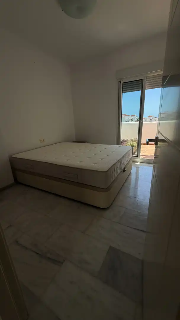 Habitación de Ático en venta en Estepona con Aire acondicionado, Calefacción y Terraza