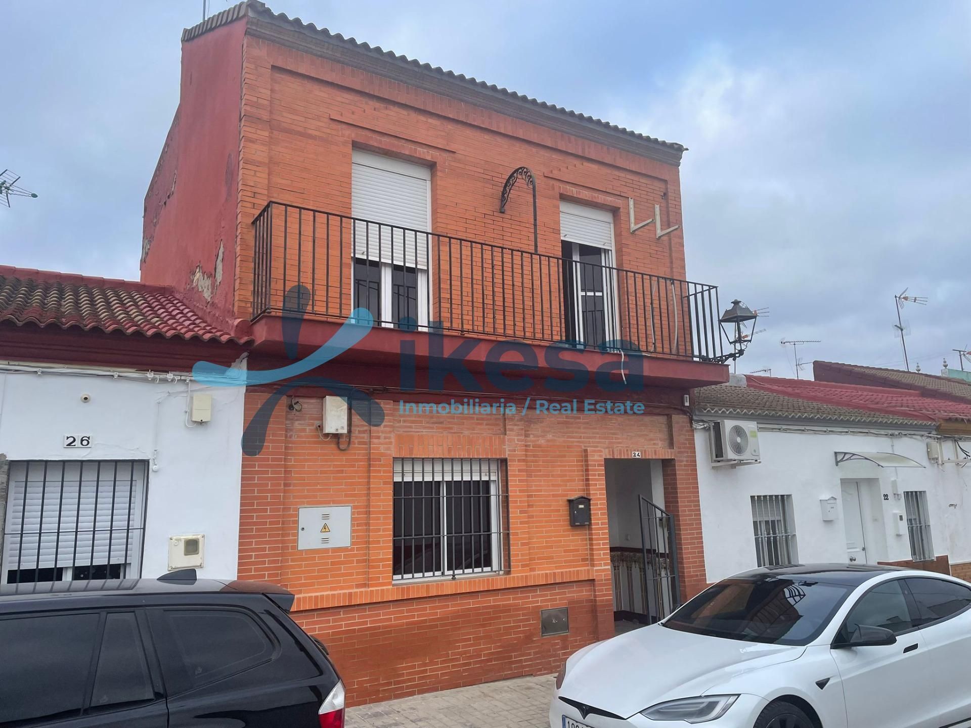 Vista exterior de Casa adosada en venta en Umbrete