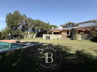 Casa con piscina in vendita a Montornès del Vallès