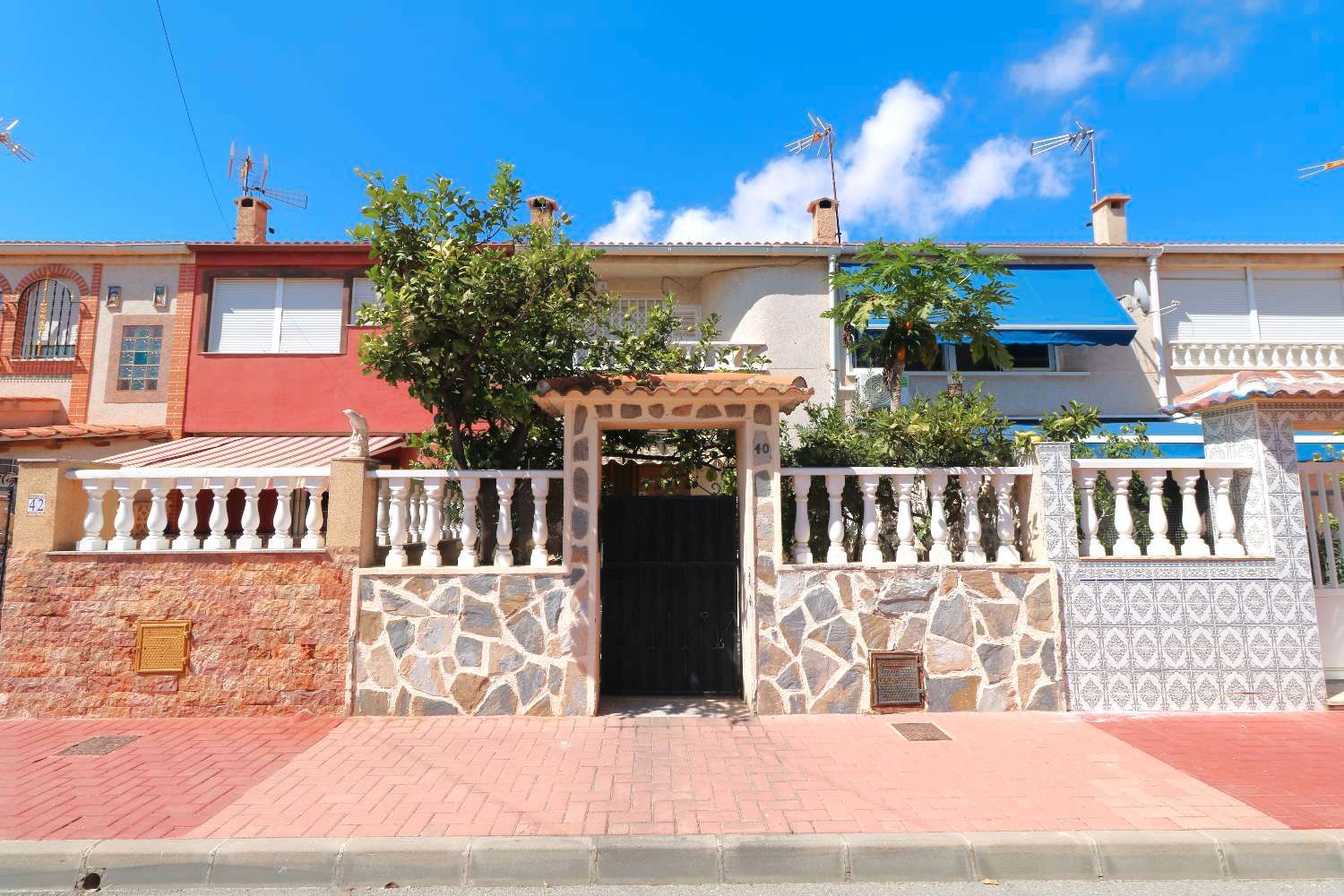 Exterior view of House or chalet for sale in Torrevieja  with Terrace, Storage room and Furnished