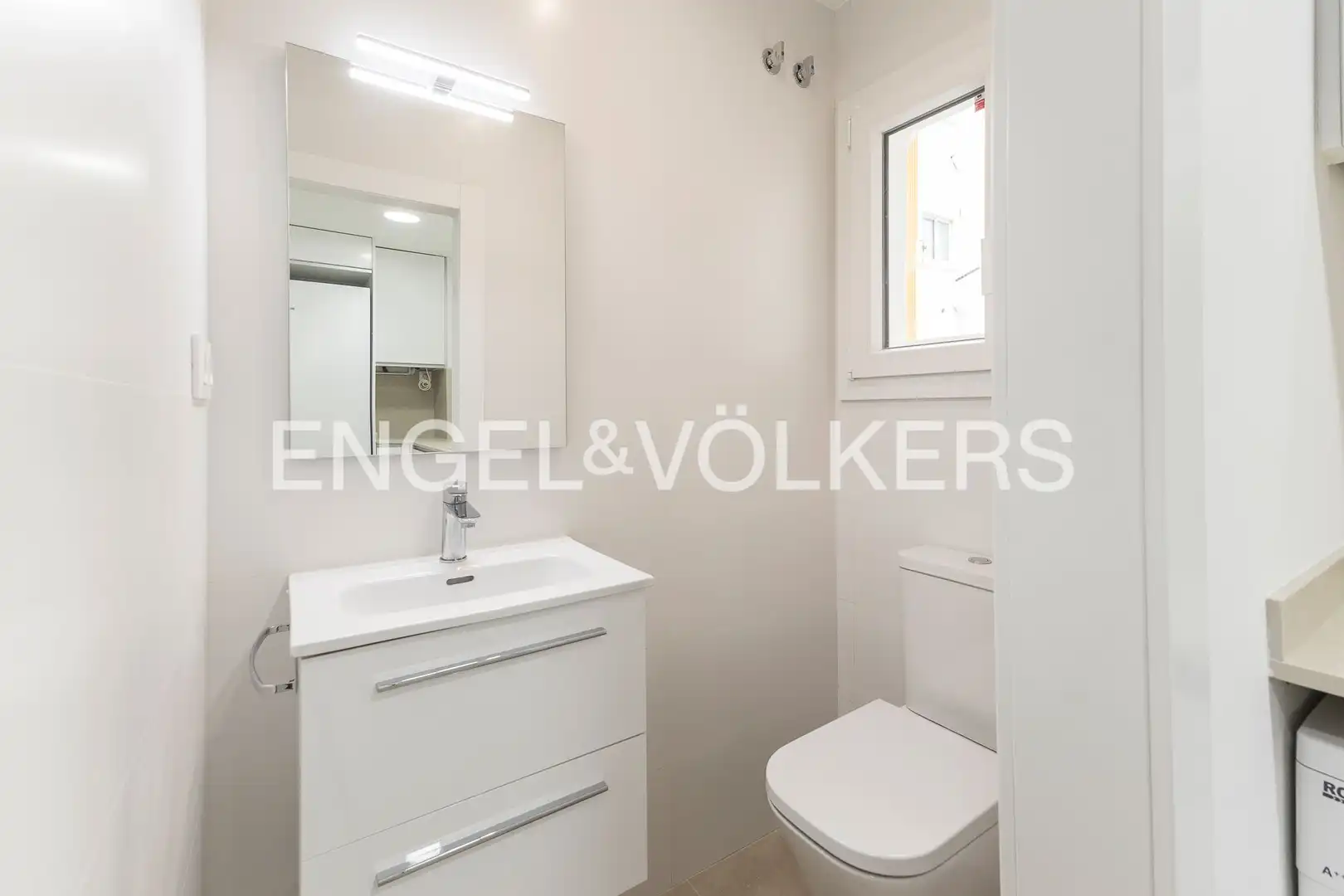 Baño de Piso en venta en Barcelona con Aire acondicionado, Calefacción y Balcón