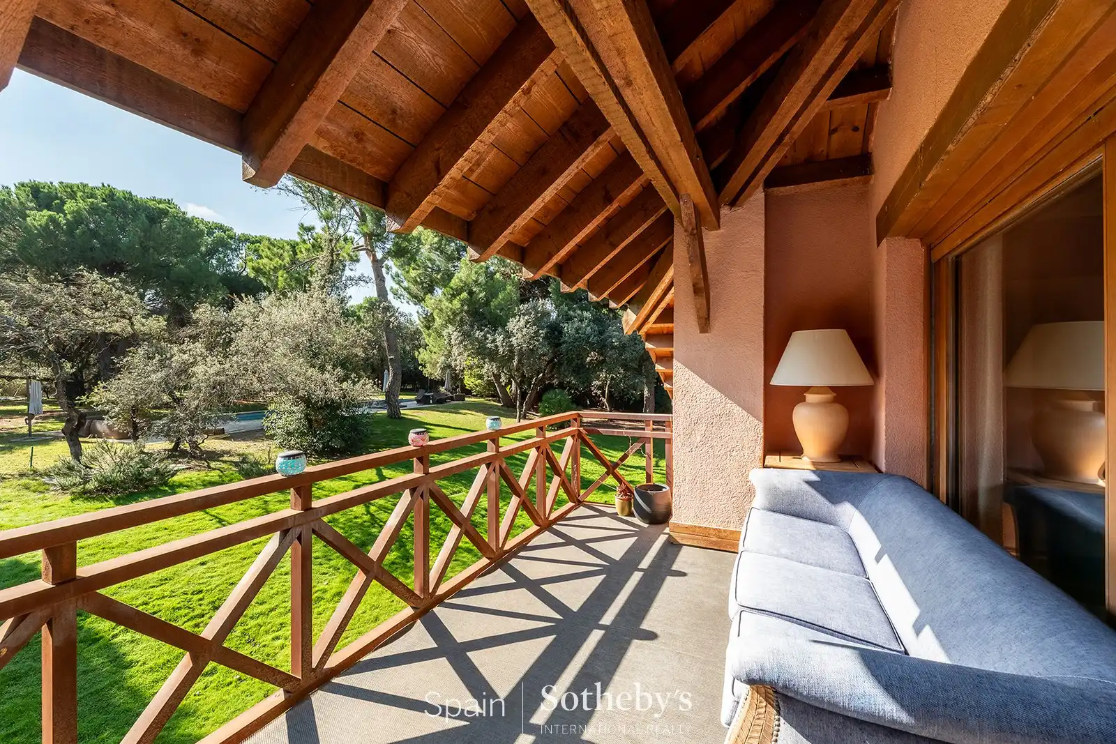 Terrassa de Casa o xalet en venda en Pozuelo de Alarcón amb Aire condicionat, Calefacció i Jardí privat