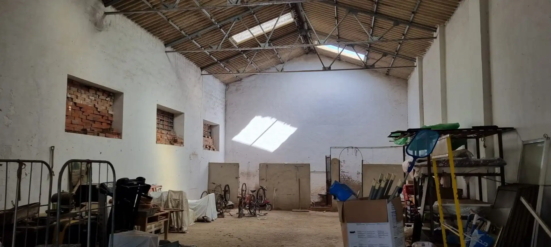 Fabrikhallen zum Verkauf in Torrijos