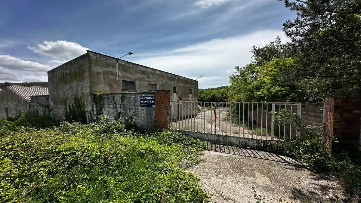 Exterior view of Industrial buildings for sale in L'Estany