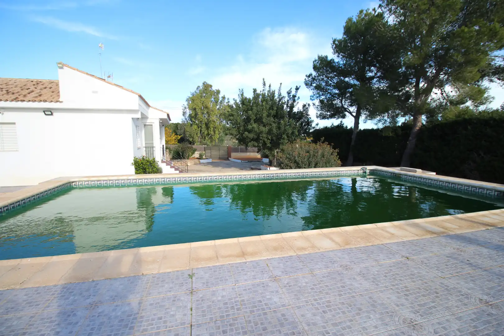 Piscina de Casa o chalet en venta en Llombai con Aire acondicionado, Calefacción y Jardín privado
