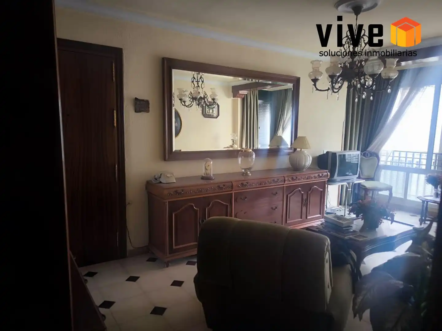 Living room of Flat for sale in Sevilla  with Air Conditioner, Terrace and Furnished