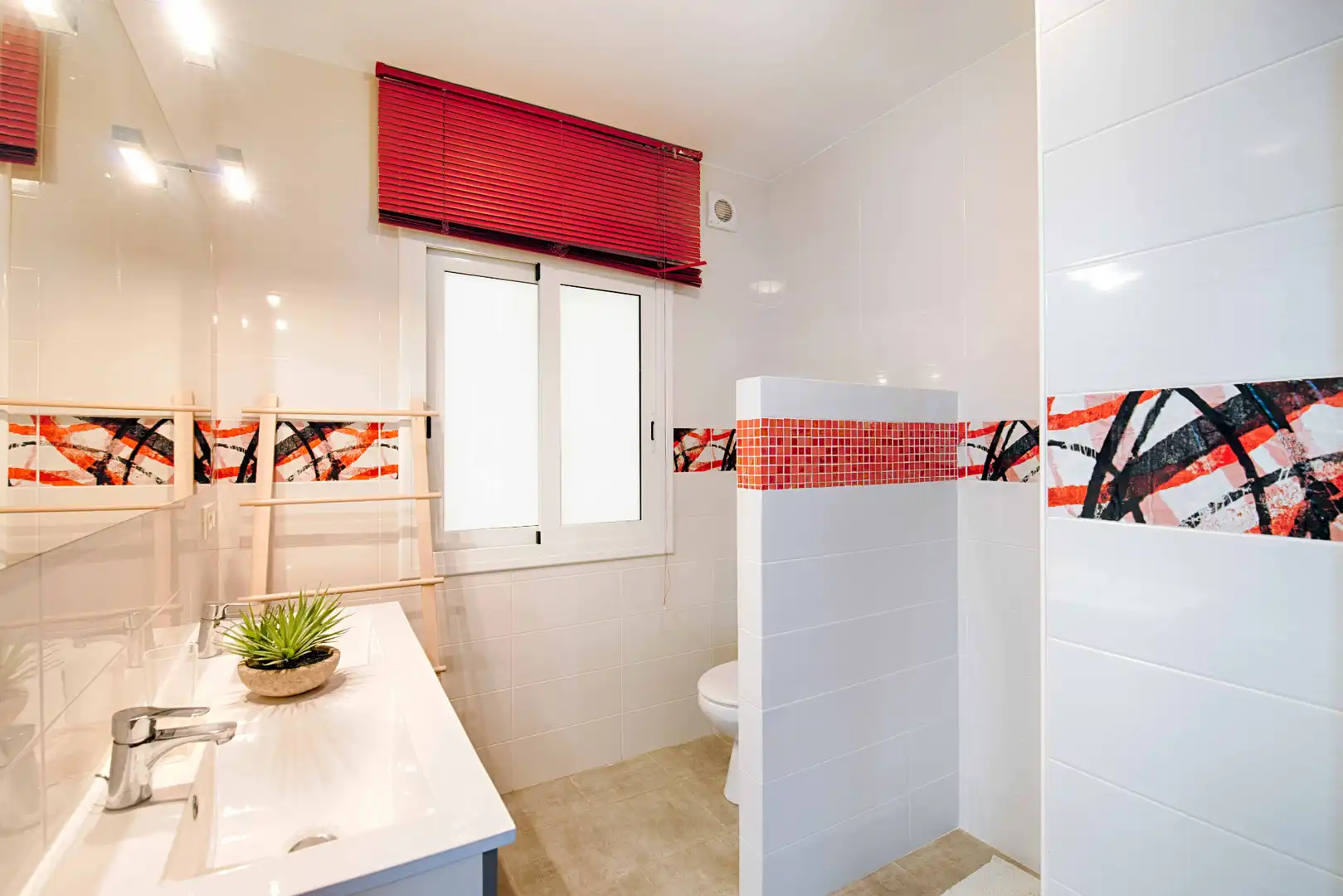 Casa con piscina en venta en Carrer Norfeu, imagen 19