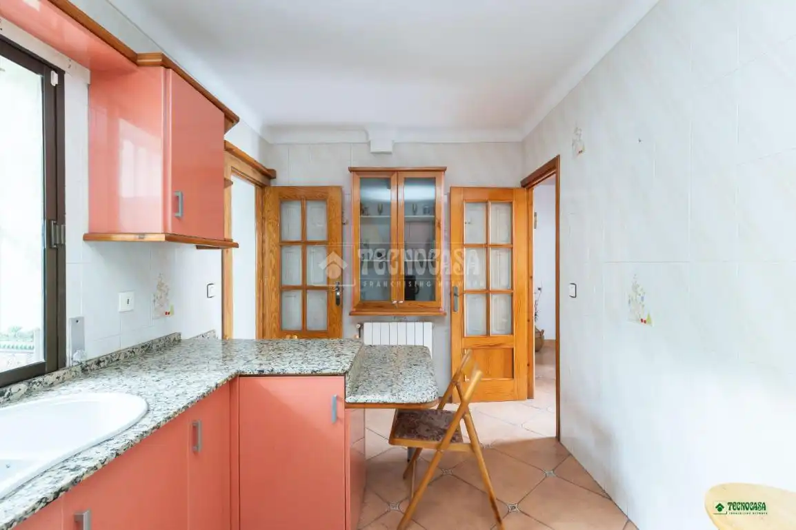 Küche von Einfamilien-Reihenhaus zum Verkauf in Zurgena mit Klimaanlage und Balkon