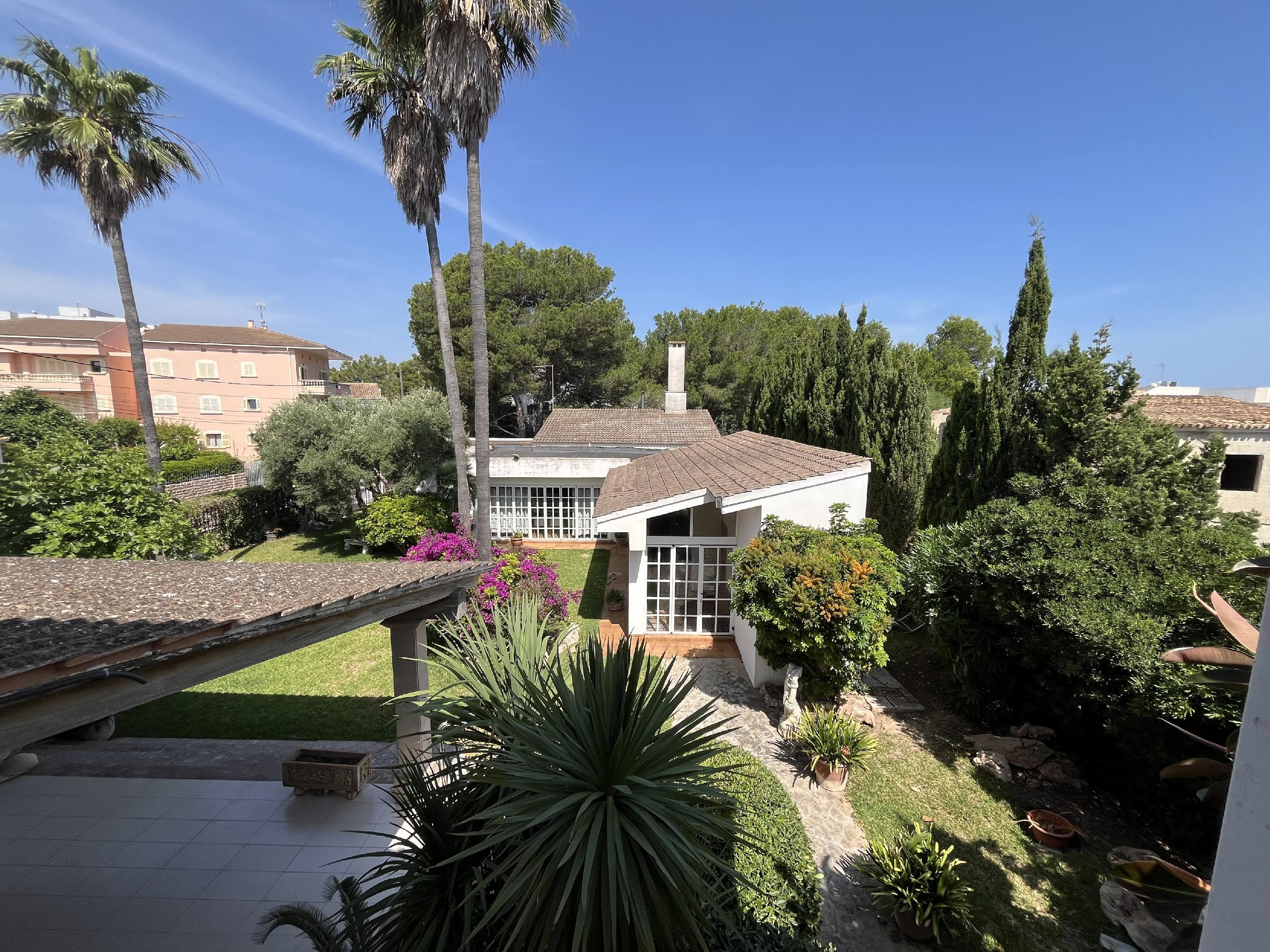 Garten von Einfamilien-Reihenhaus zum Verkauf in Santa Margalida mit Privatgarten, Terrasse und Balkon