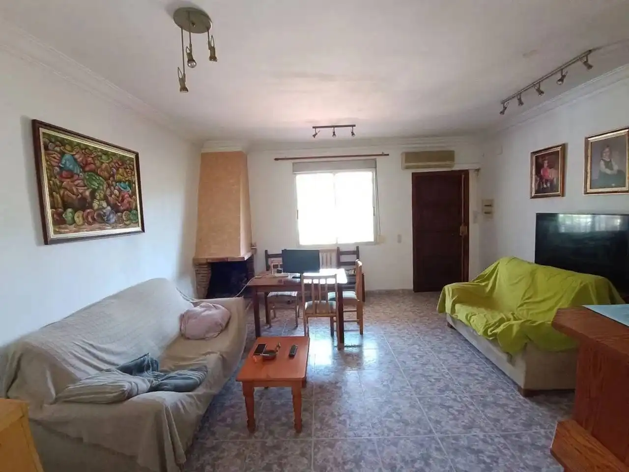 Sala de estar de Casa adosada en venta en Vilallonga / Villalonga con Terraza y Amueblado