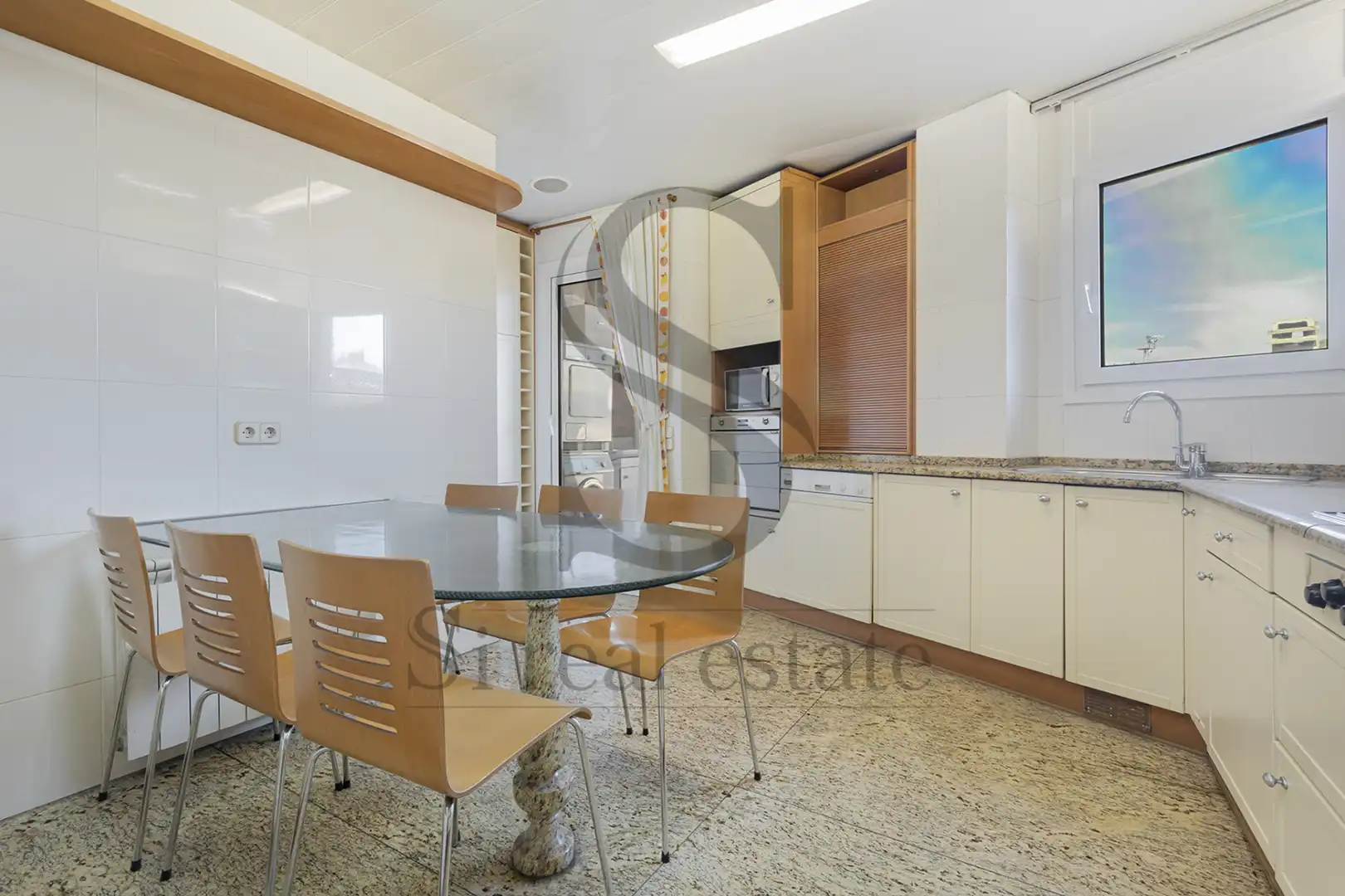 Cuina de Dúplex en venda en Barcelona amb Aire condicionat, Calefacció i Parquet