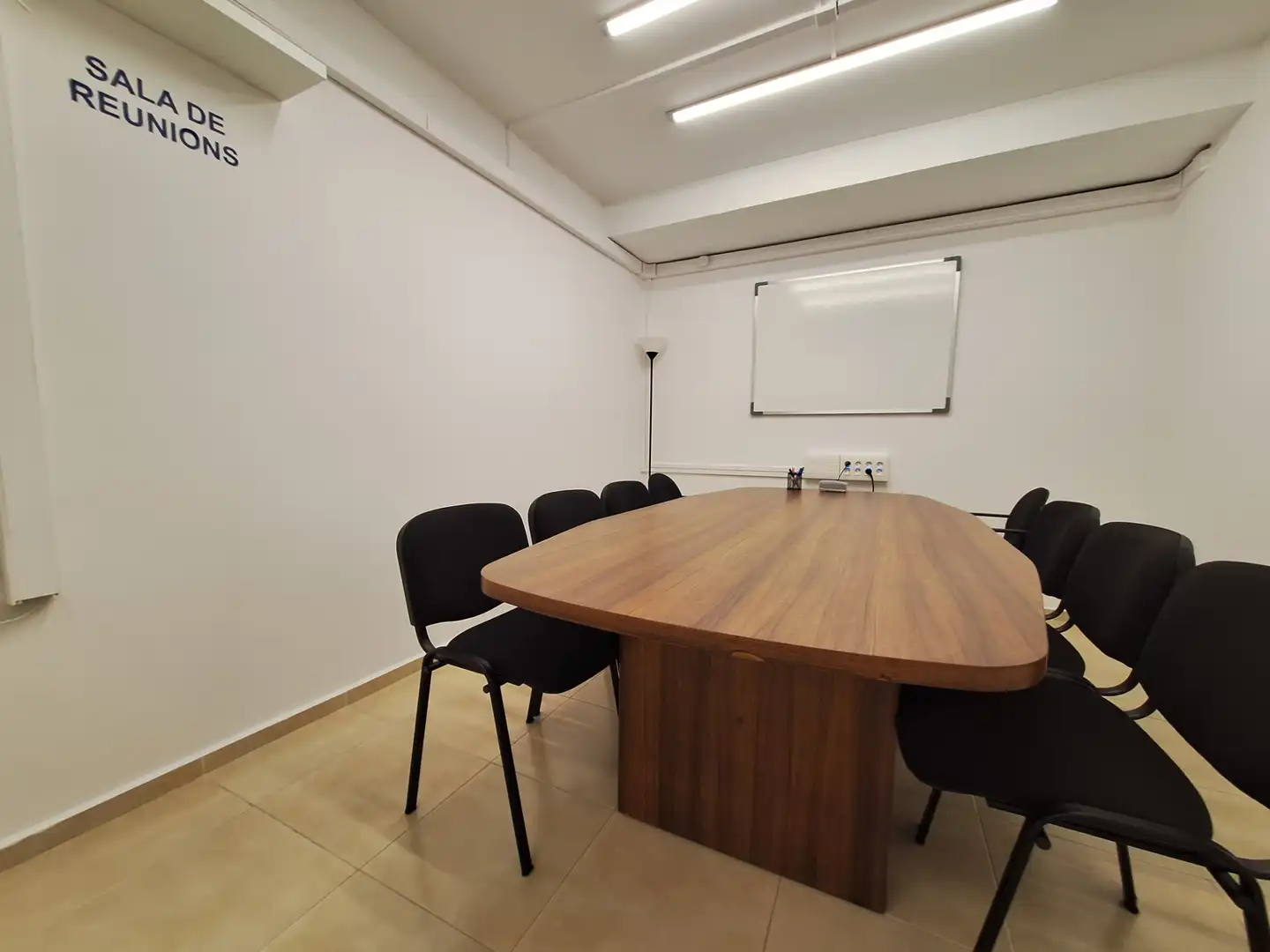Oficina de alquiler en El Vendrell con Aire acondicionado, Calefacción y Amueblado
