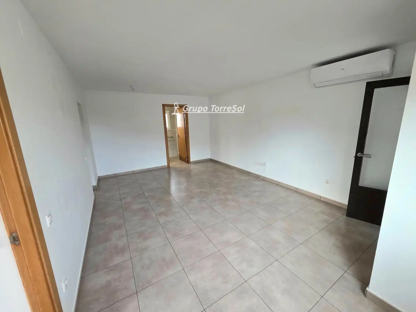 Casa aparellada amb jardí en venda a Figuera, imagen 8