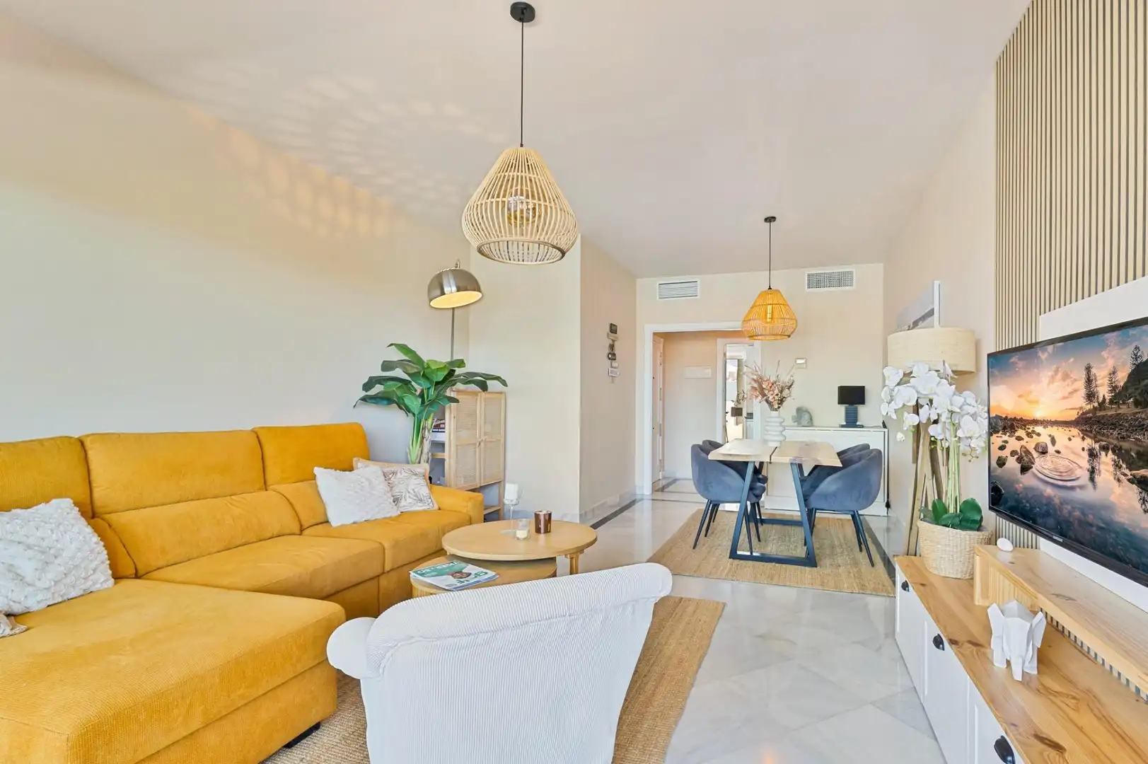 Living room of Apartments for sale in Marbella  with Air Conditioner, Heating and Terrace