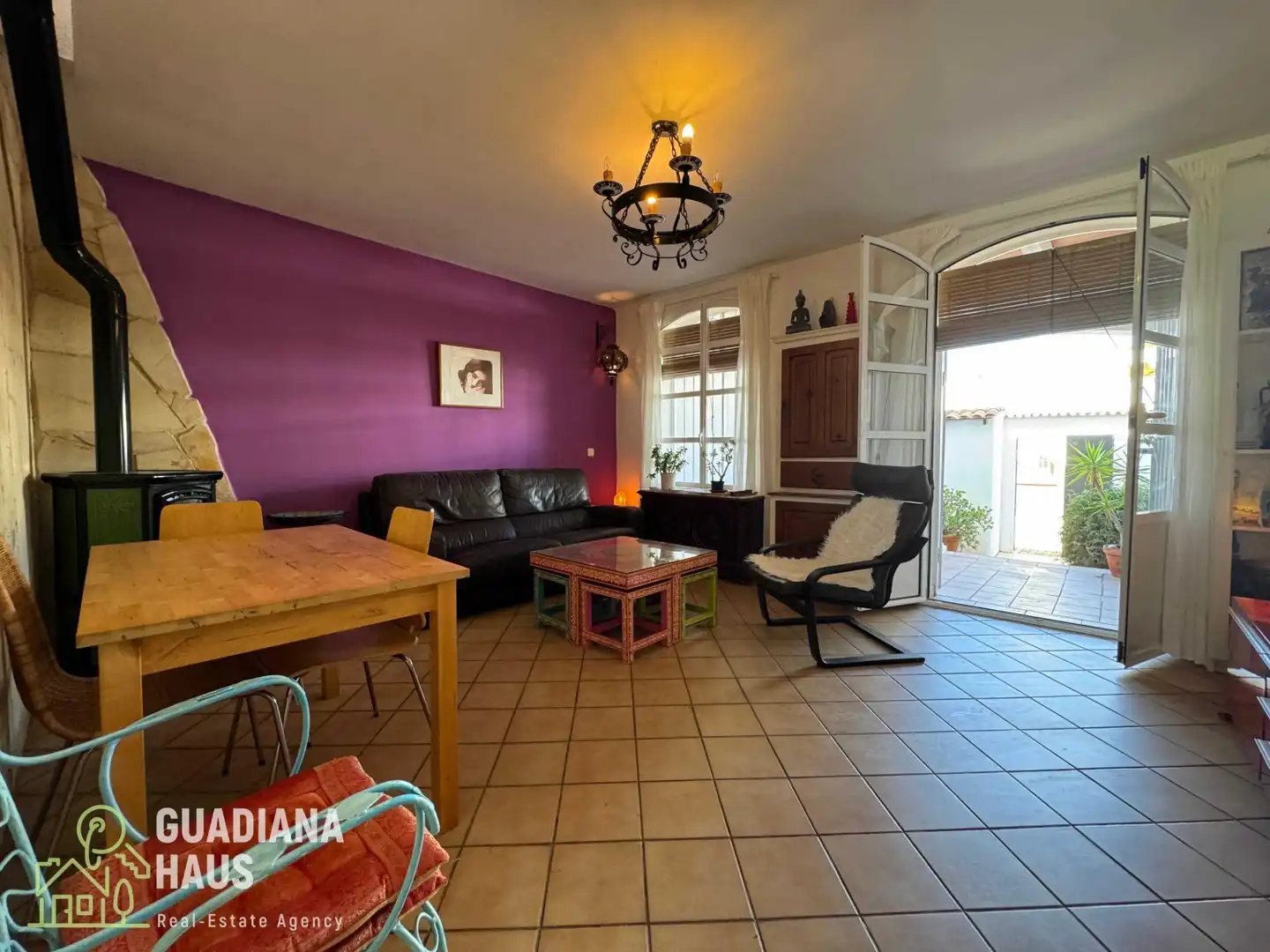 Sala d'estar de Casa adosada en venda en Ayamonte amb Terrassa