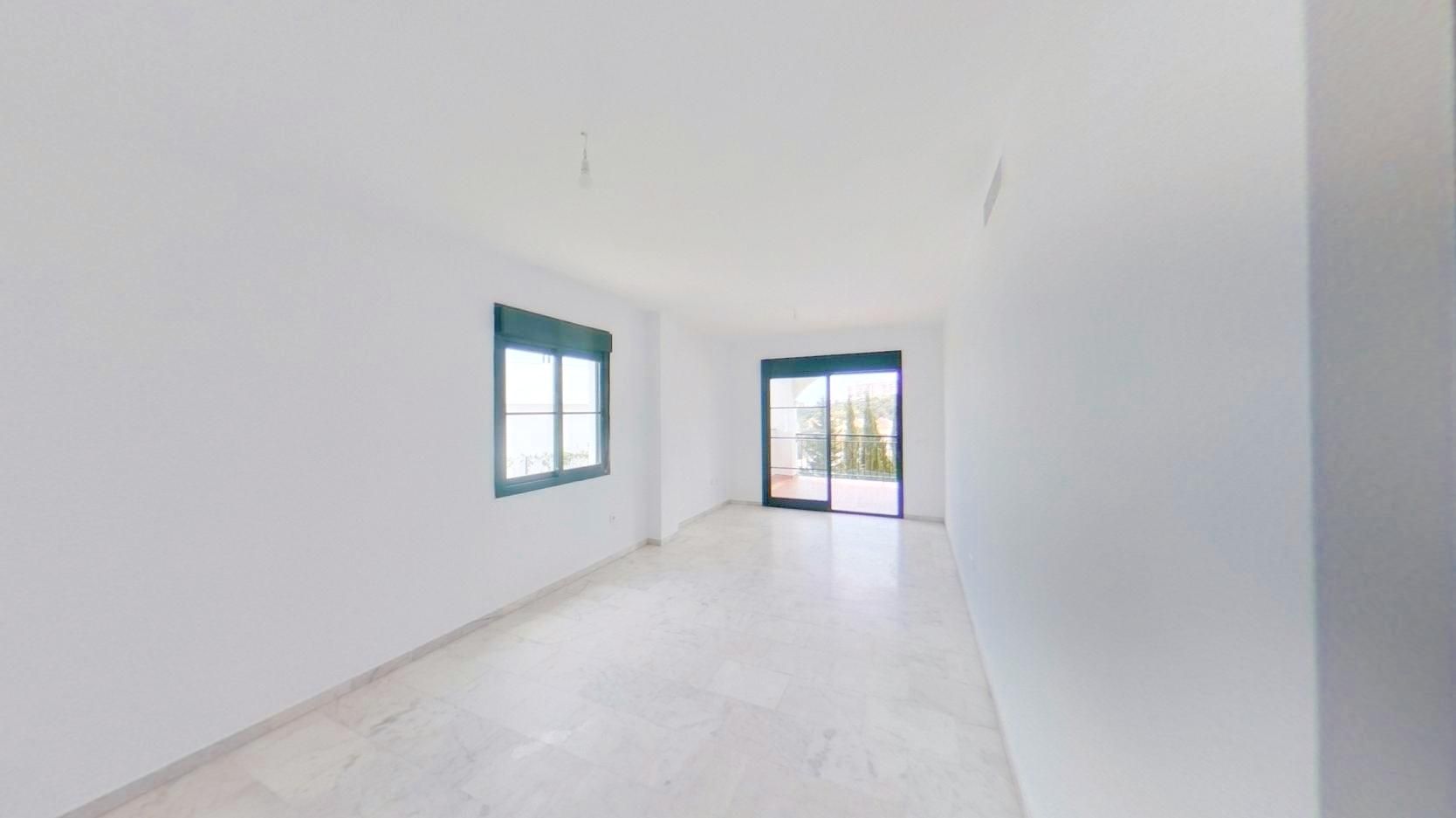 Flat for sale in Benalmádena  with Air Conditioner, Private garden and Terrace