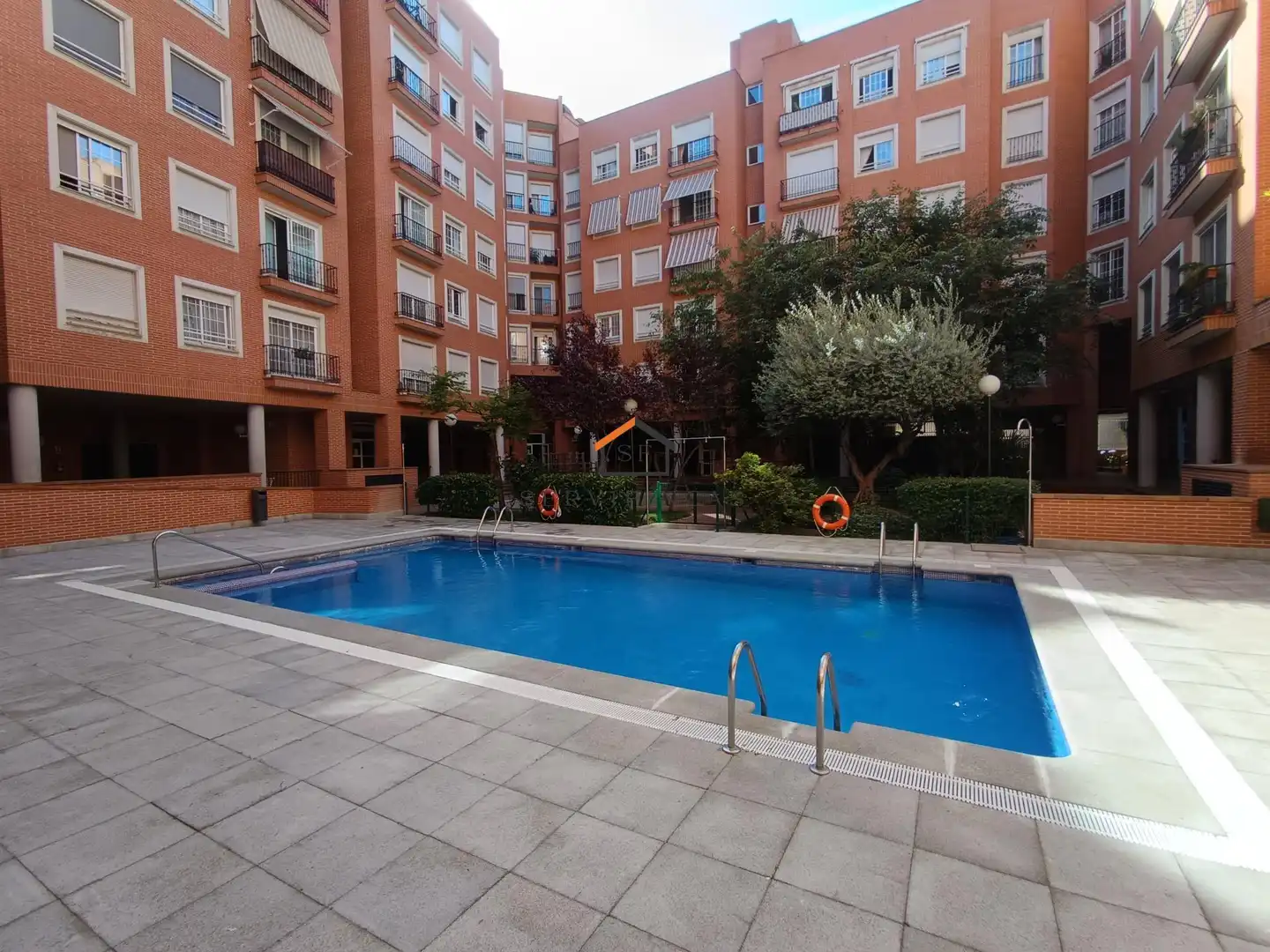 Piscina de Pis de lloguer en Madrid amb Aire condicionat, Calefacció i Parquet