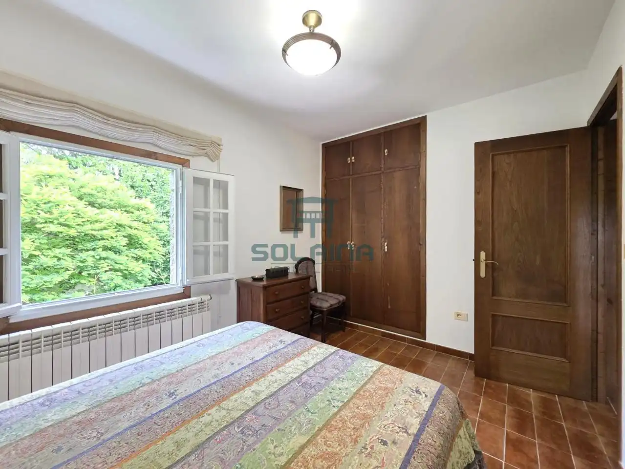 Dormitori de Casa o xalet en venda en Ourense Capital  amb Calefacció i Jardí privat