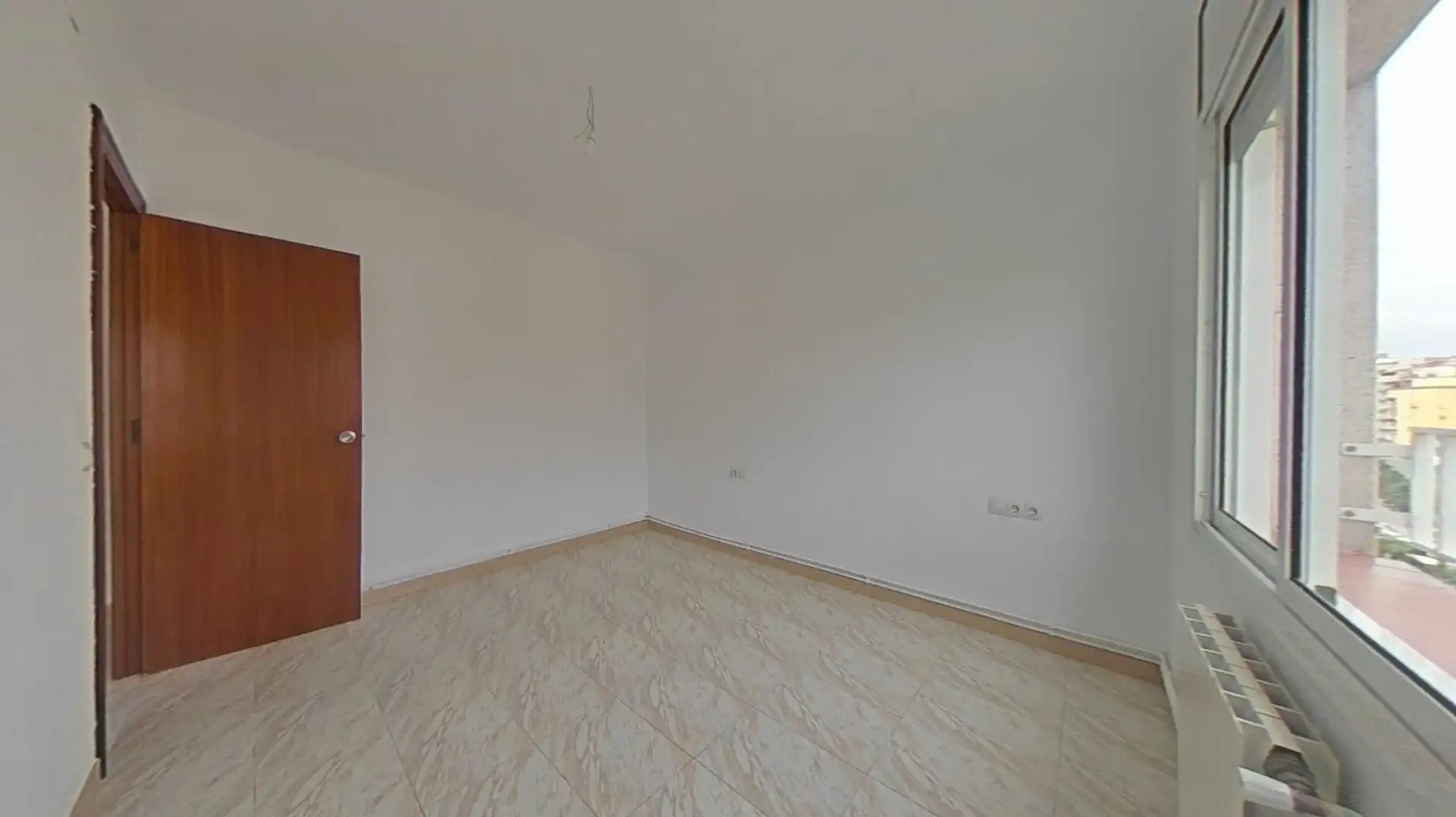 Habitación de Piso en venta en L'Hospitalet de Llobregat con Calefacción