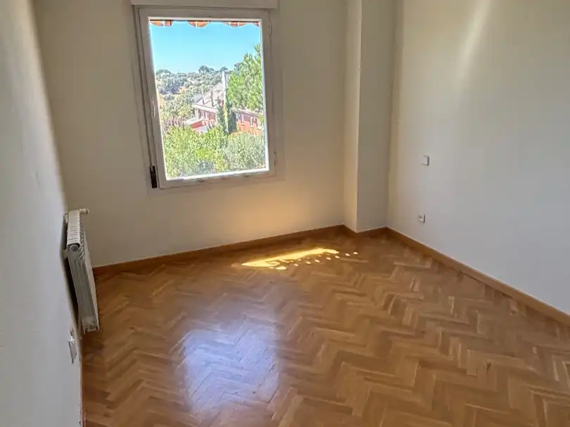 Dormitori de Pis en venda en Boadilla del Monte amb Aire condicionat, Calefacció i Parquet