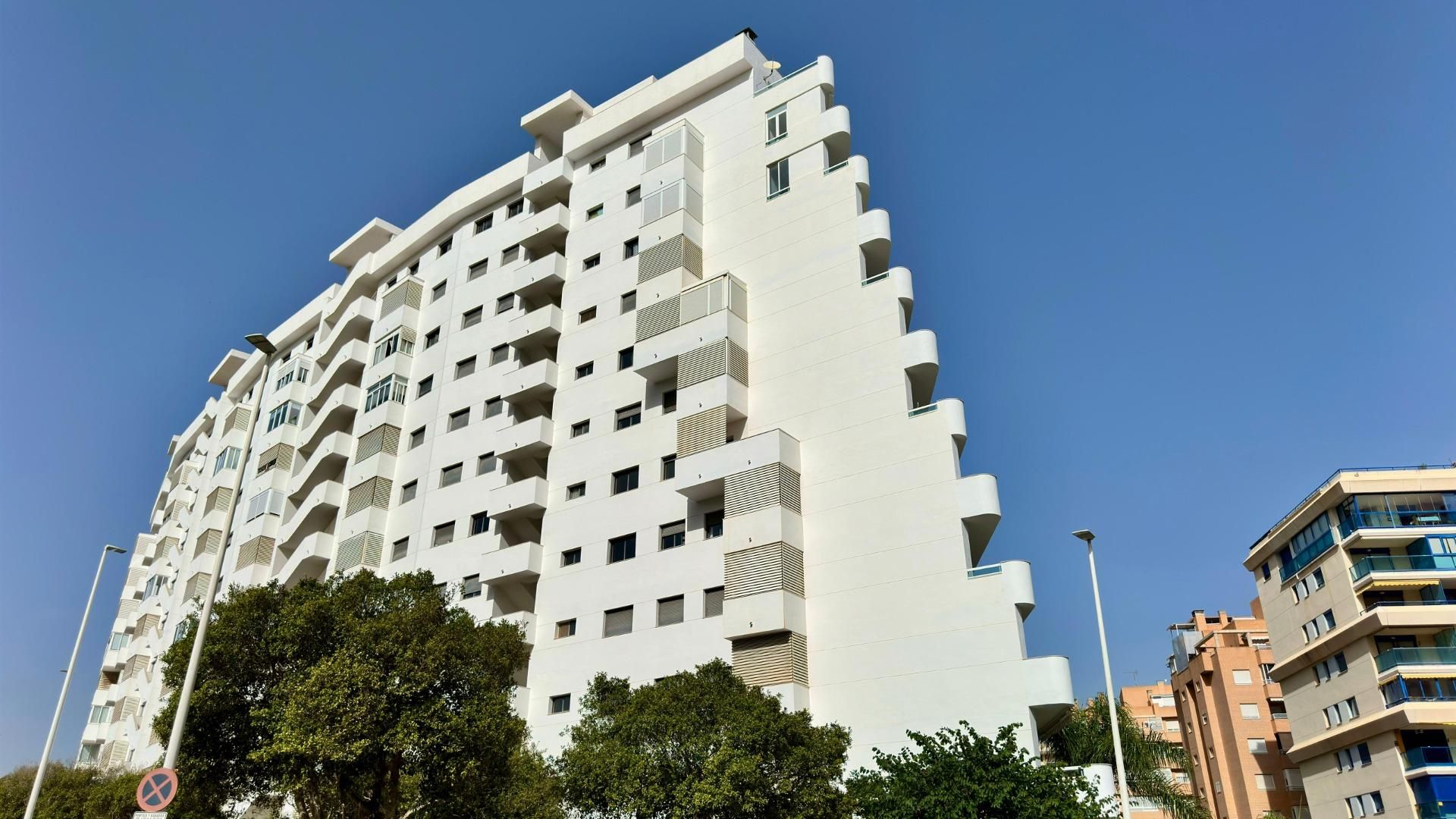 Apartment to rent in Calle TRAMUNTANA, Mirador de la Cala - Benimar