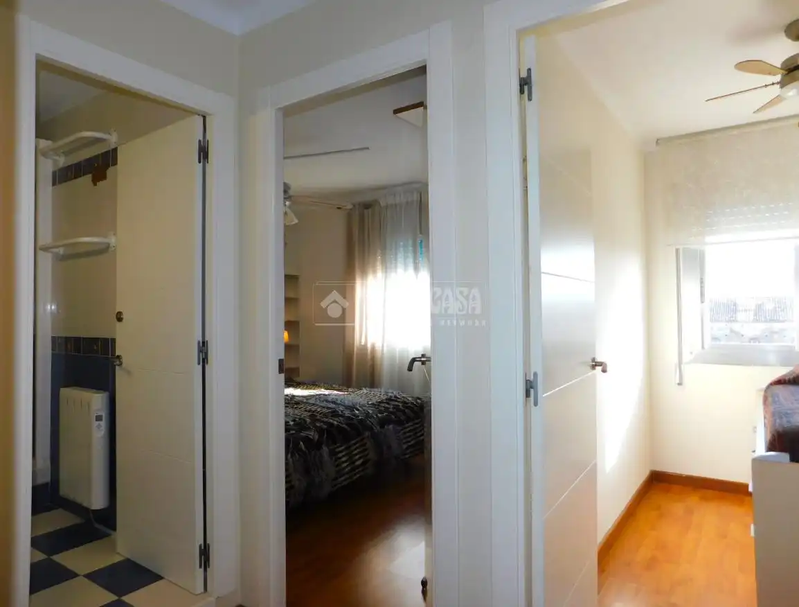 Schlafzimmer von Dachboden zum Verkauf in Vilanova i la Geltrú mit Parkett, Terrasse und Möbliert
