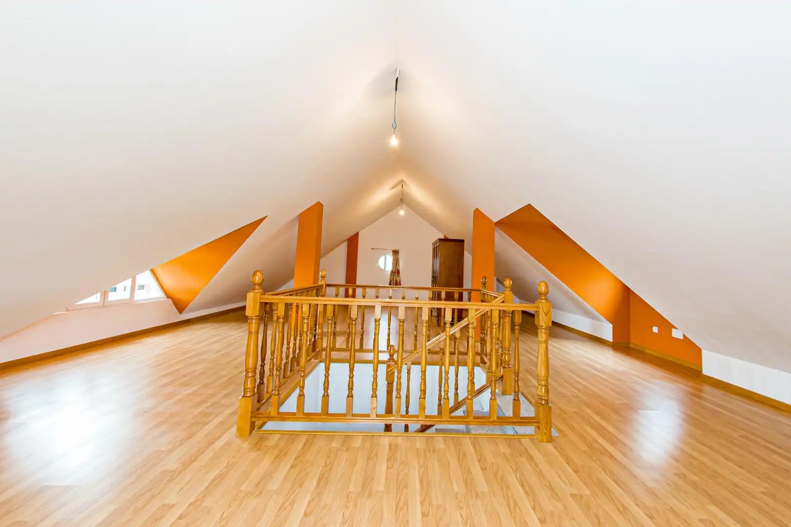 Haus oder Chalet zum Verkauf in Ponferrada mit Heizung, Privatgarten und Terrasse