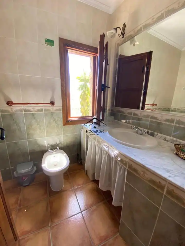 Bany de Finca rústica en venda en Valencia de Alcántara amb Jardí privat, Terrassa i Piscina