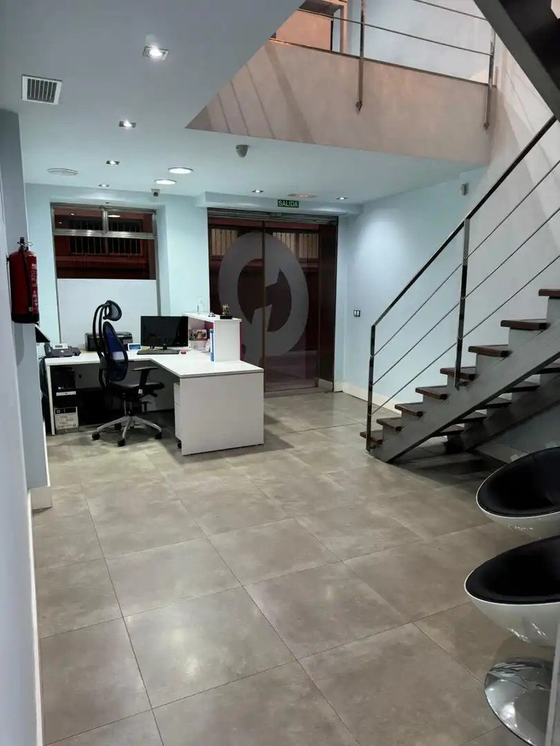 Local en venta en Elche / Elx con Aire acondicionado y Amueblado