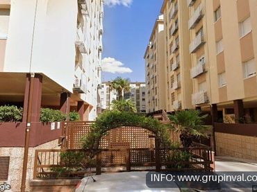 Local comercial en venda a Calle Juan Xxiii 11